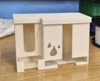 popisek Zásobník pro menstruční potřeby vytištený v 3D tiskárně